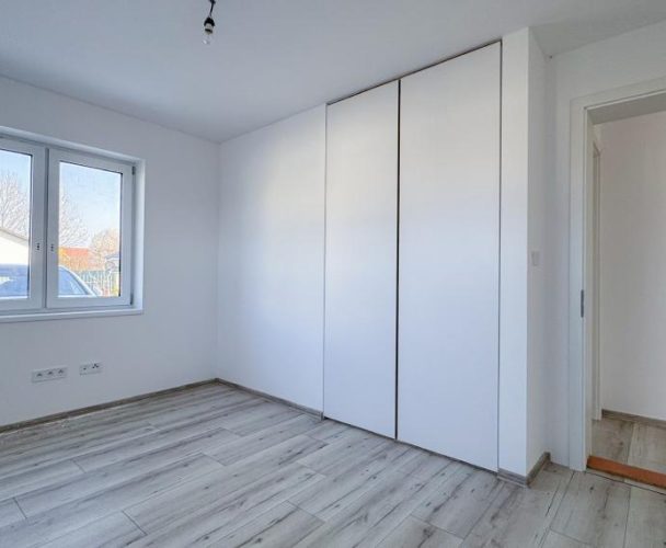 4-izbový rodinný dom s parkovaním pre 3-4 autá 126 m2, Alžbetin Dvor, Miloslavov - фото 7